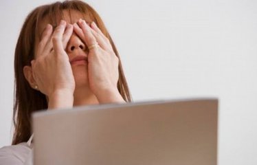 電腦顯示器你會擺放嗎？你的同事是否在用它輻射你？