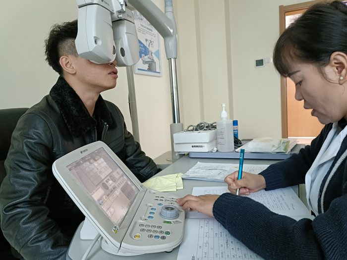 300度近視拖到900度近視，近視手術(shù)是什么感受？
