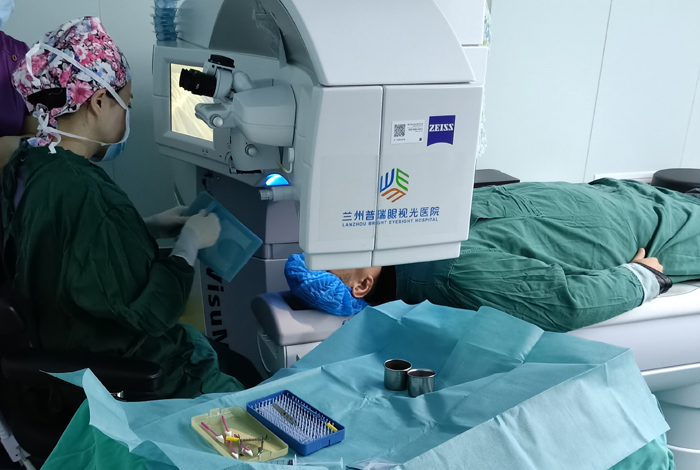300度近視拖到900度近視，近視手術(shù)是什么感受？